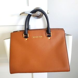 Michael Kors Leather Handbag